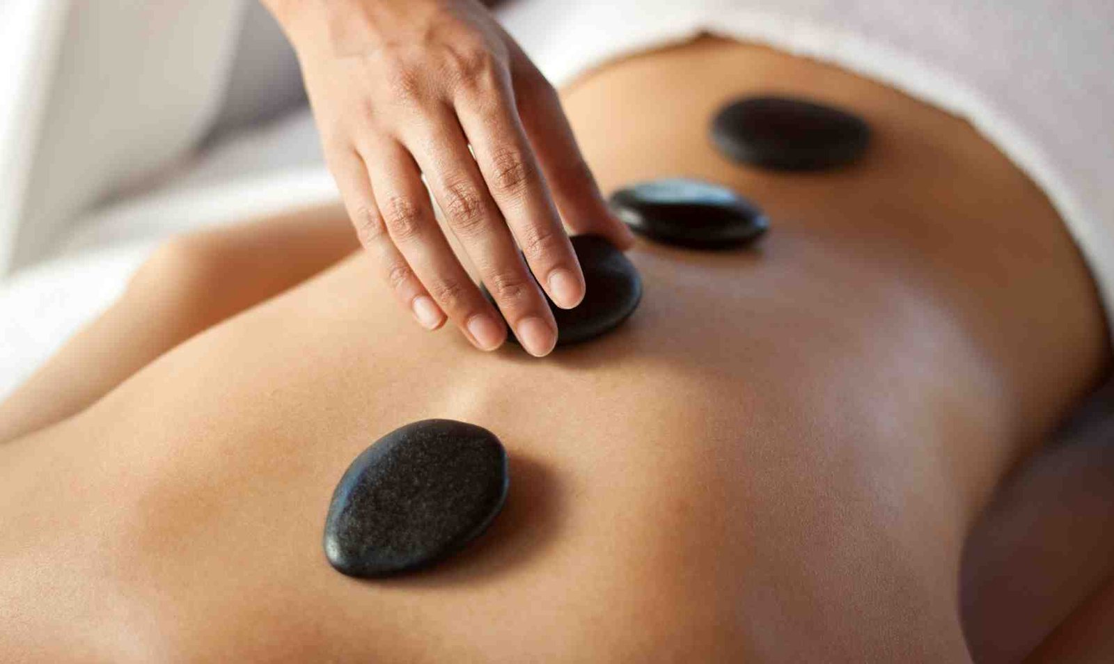 hot stone massage apa itu